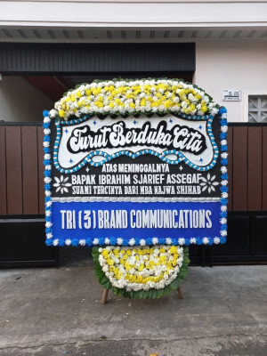 Papan Bunga Duka di Kare